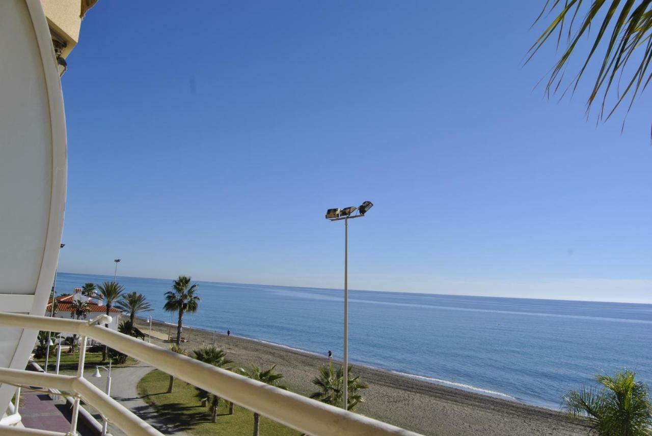 Apartamento Frente Al Mar,Primera Linea Rincon de la Victoria Bagian luar foto