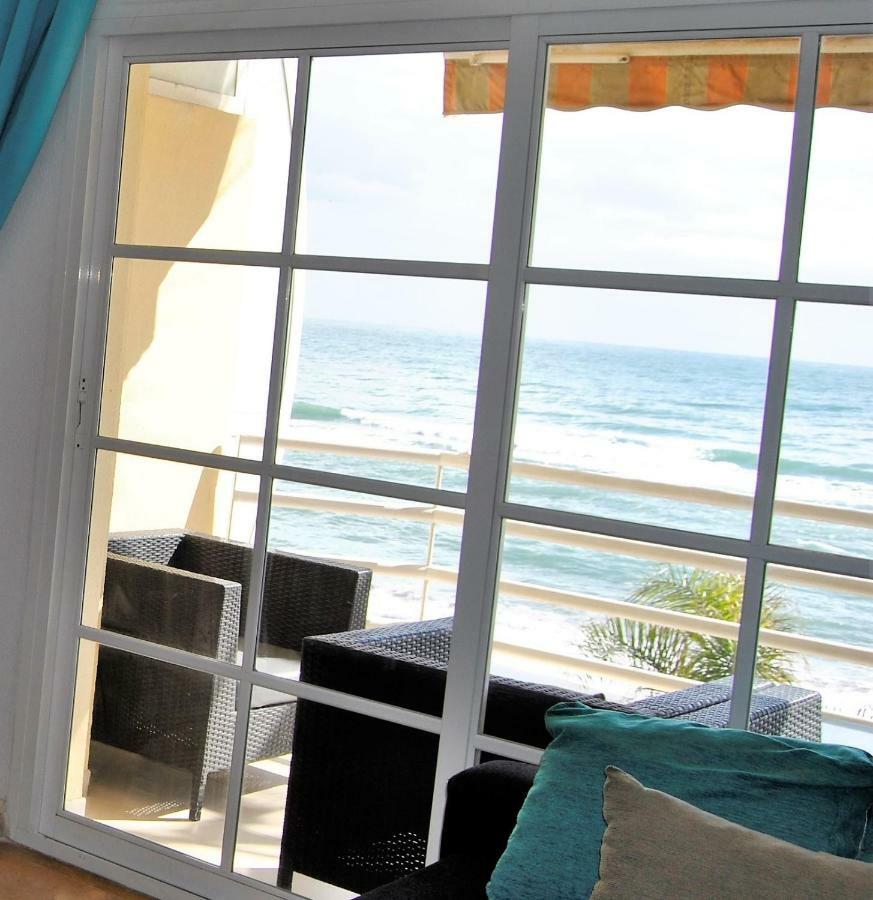 Apartamento Frente Al Mar,Primera Linea Rincon de la Victoria Bagian luar foto