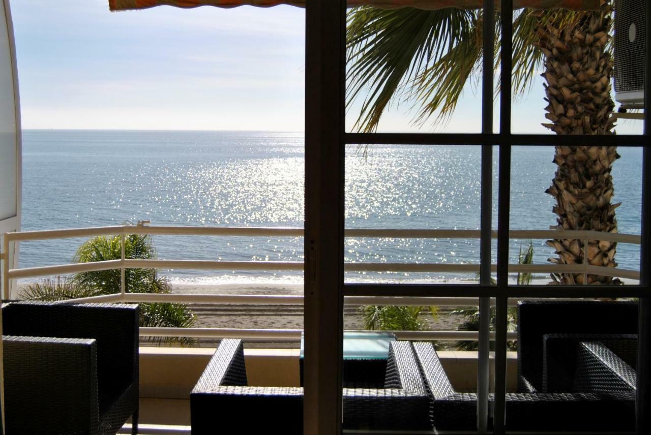 Apartamento Frente Al Mar,Primera Linea Rincon de la Victoria Bagian luar foto
