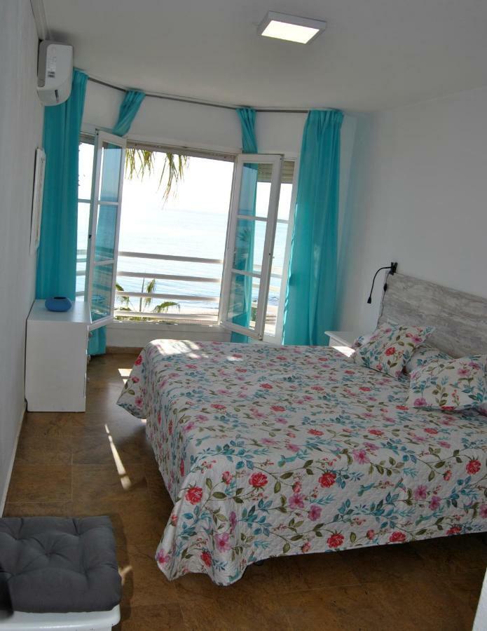 Apartamento Frente Al Mar,Primera Linea Rincon de la Victoria Bagian luar foto